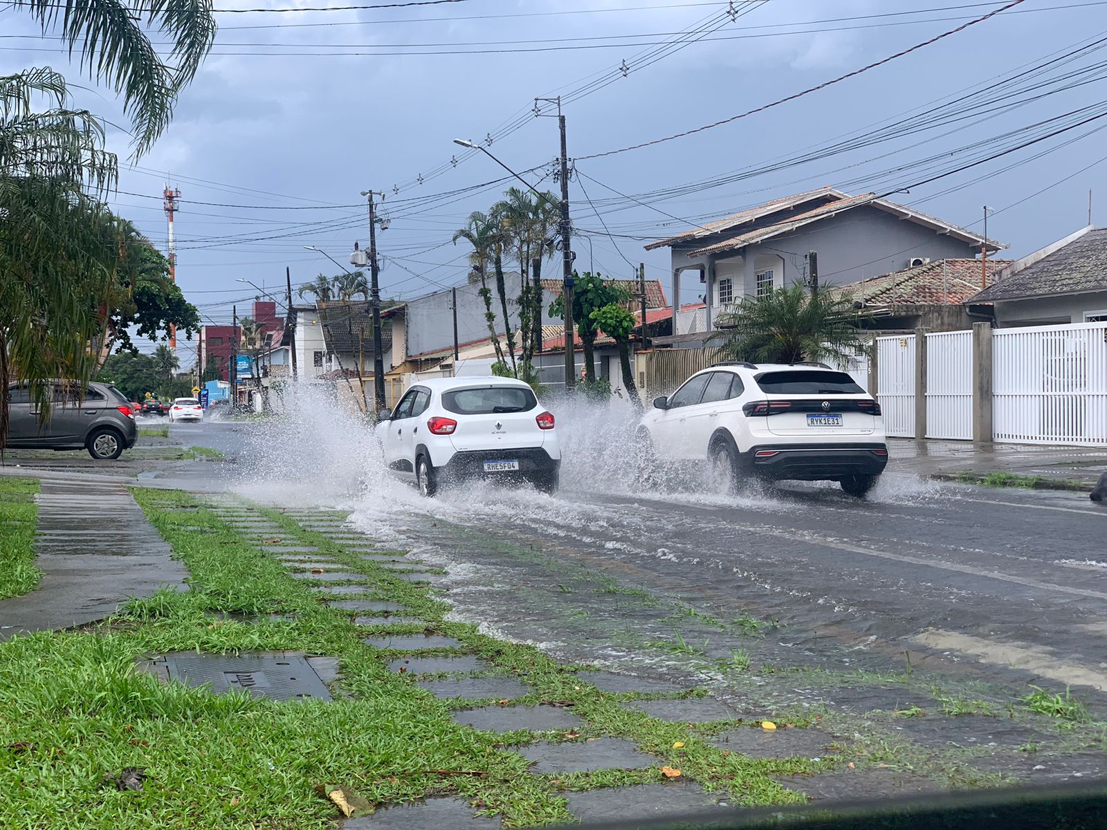 Ap S Previs O De Tempestade O Tempo Ser Marcado Por Sol E Pancadas De