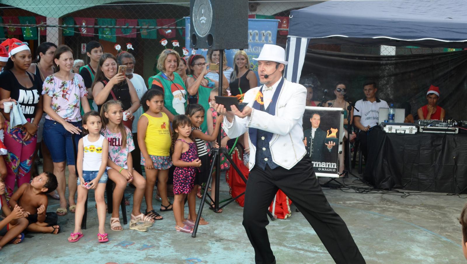 10%20 %20Show%20do%20m%C3%A1gico%20Hermam%20chamou%20a%20aten%C3%A7%C3%A3o%20de%20adultos%20e%20crian%C3%A7as