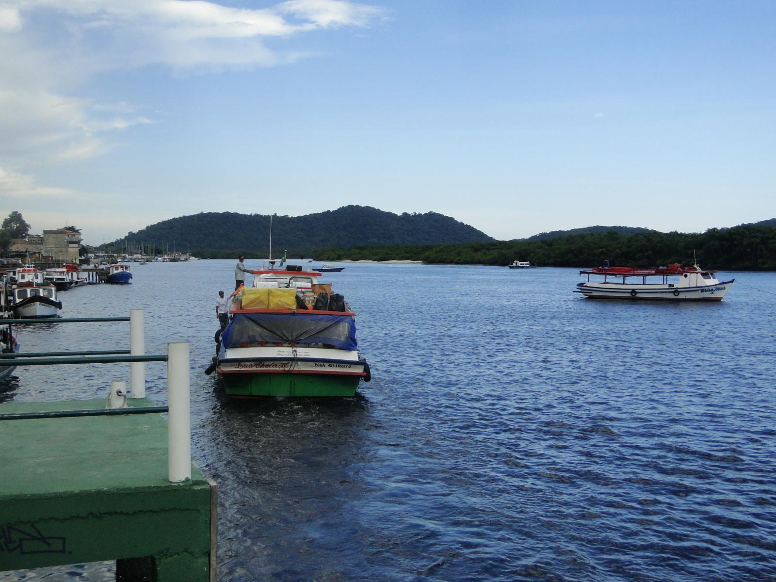 Foto%201%20Barco%20para%20a%20Ilha%20do%20Mel