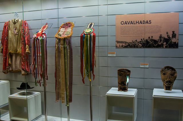 Foto%202%20 %20Mostra%20'Assim%20vivem%20os%20homens'%20j%C3%A1%20pode%20ser%20apreciada%20pelo%20p%C3%BAblico