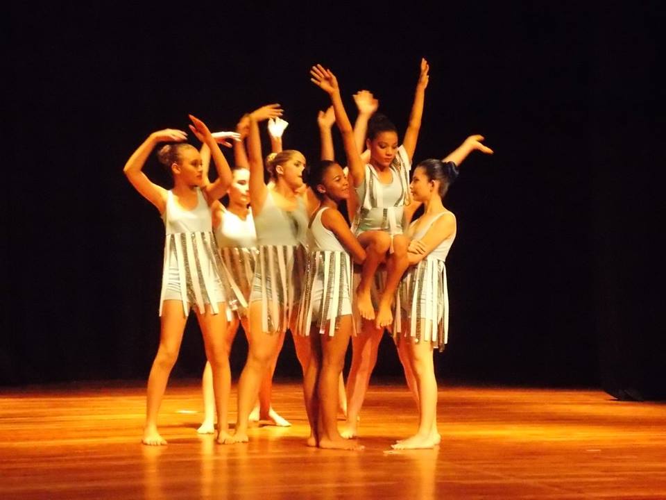 Foto%203 %20Bailarinas%20se%20apresentam%20uma%20vez%20por%20ano%20em%20Joinville