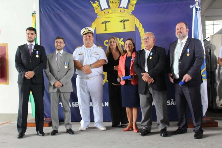 Entrega De Medalhas Marca O Dia Nacional Do Amigo Da Marinha