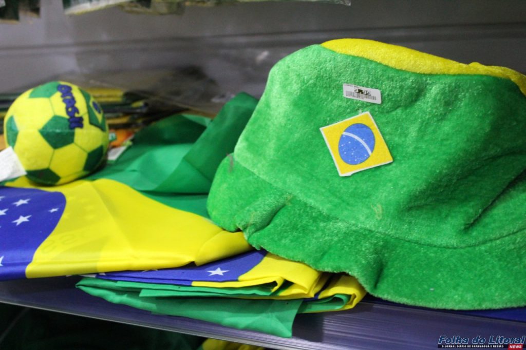 Venda de produtos da Copa do Mundo impulsiona comércio