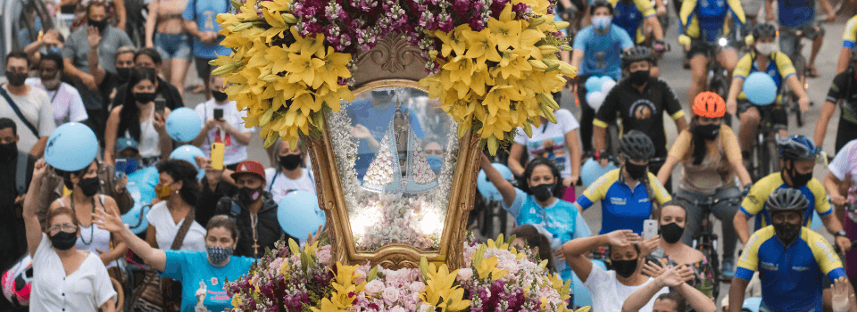Milhares de devotos participaram da procissão motorizada de Nossa Senhora do Rocio