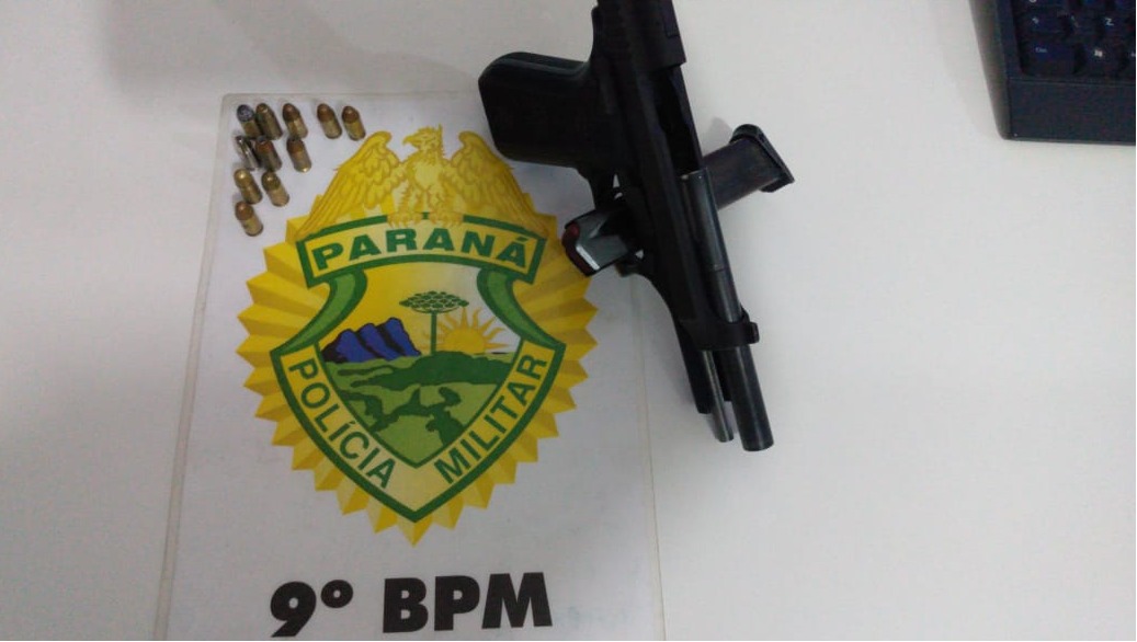 Homem é preso ao ser flagrado com pistola .380 no bairro Vila