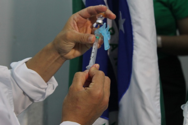 Paranaguá deve ter logística descentralizada para vacinação contra a Covid-19