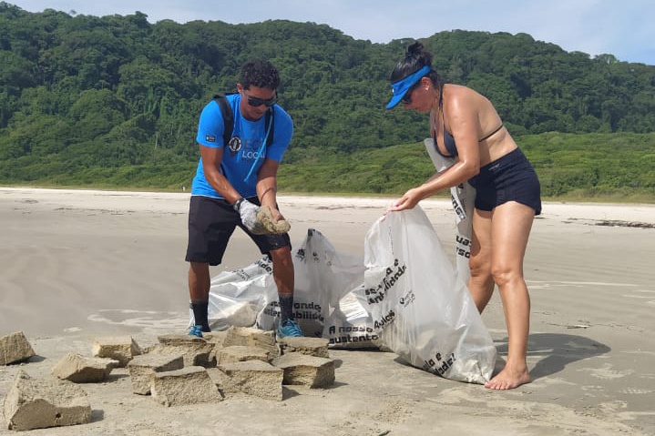 Mutirão recolhe 190 quilos de resíduos na Ilha do Mel