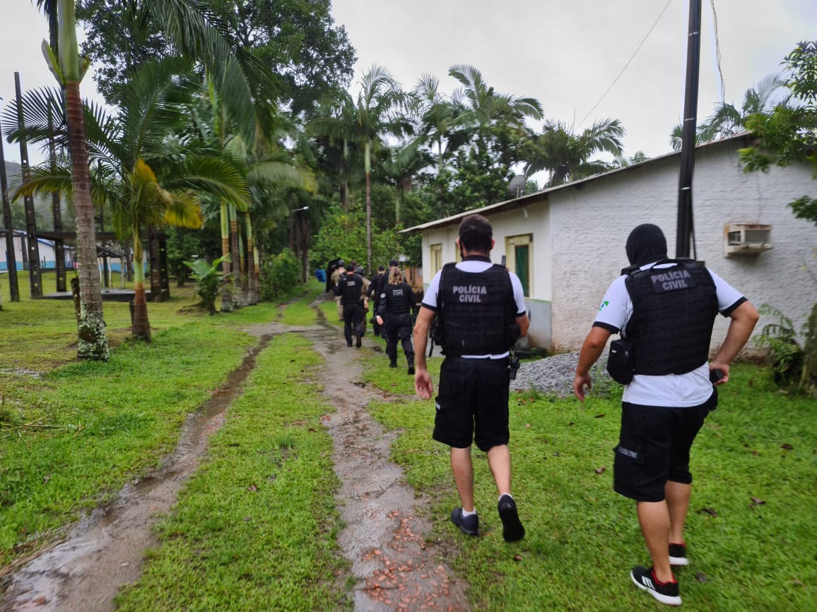 PCPR prende três suspeitos em ação contra tráfico de drogas e homicídios em Matinhos 3 655euwrk 1614434501