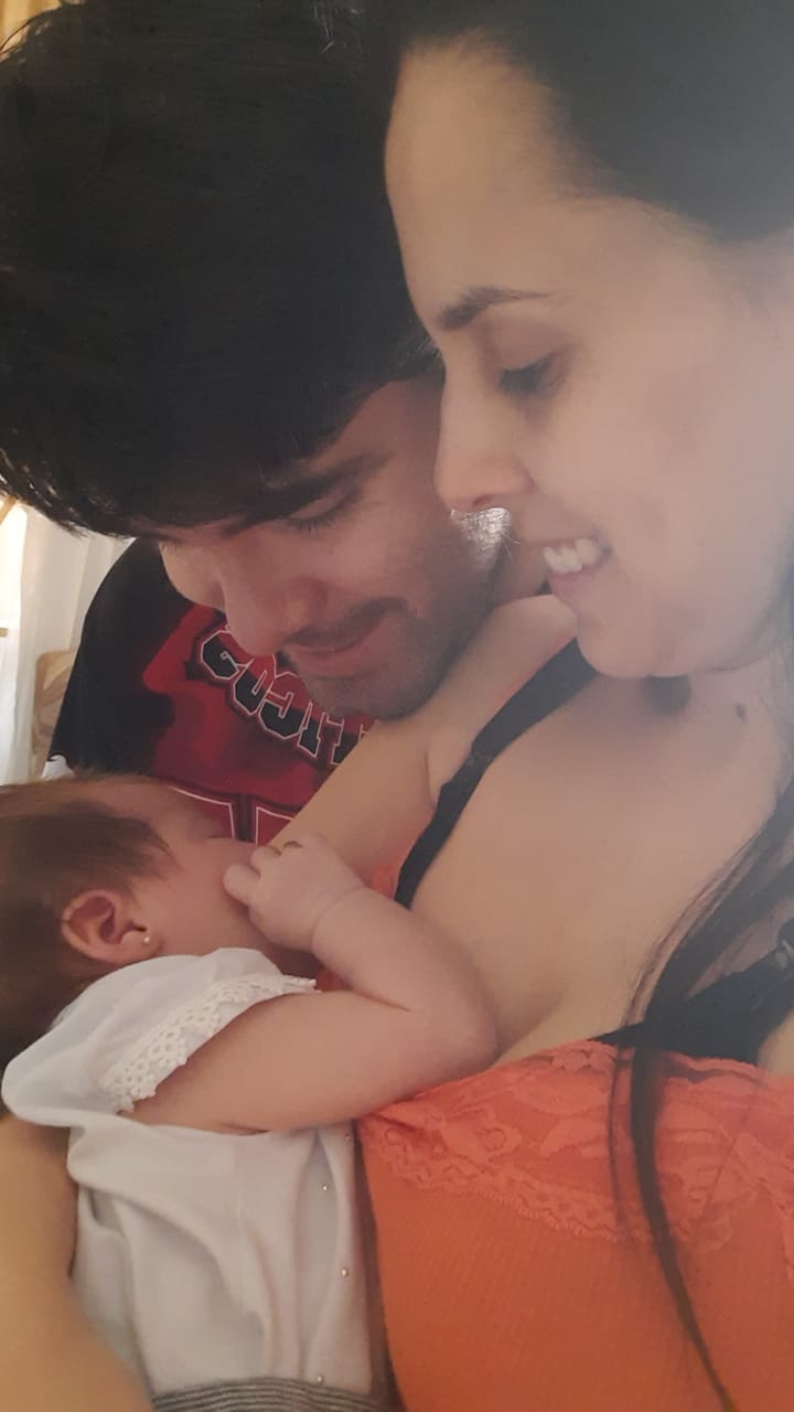 Em festas, o lar do casal Suelen e Othávio Valentim dos Santos, com o nascimento da doce Marina Vanhoni Valentim, no dia 10 de janeiro, às 19h39, na Maternidade Curitiba.