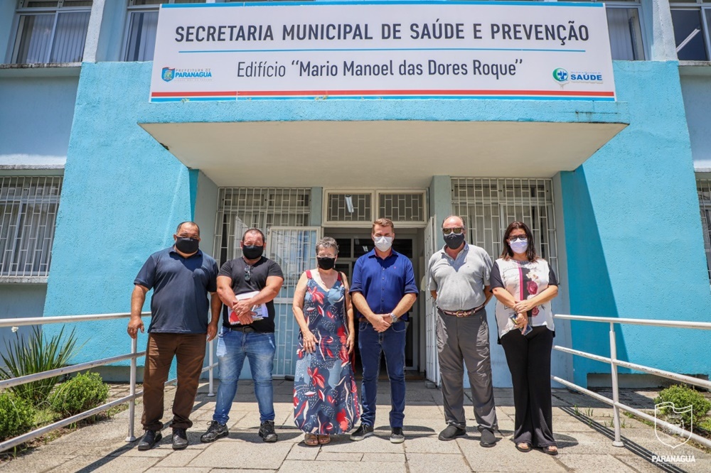 Equipe na secretaria municipal