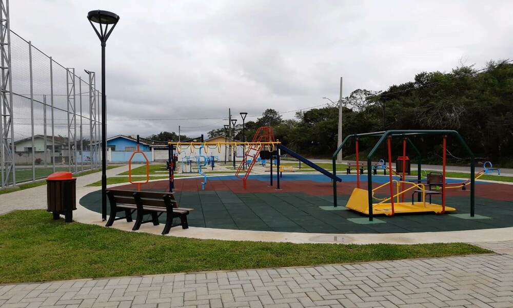 Praças e parques públicos são fechados em Paranaguá