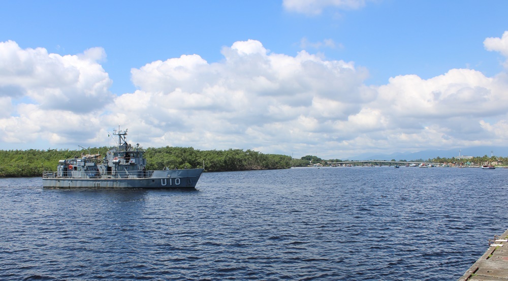 Navios Avisos de Instrução da Escola Naval visitaram Paranaguá