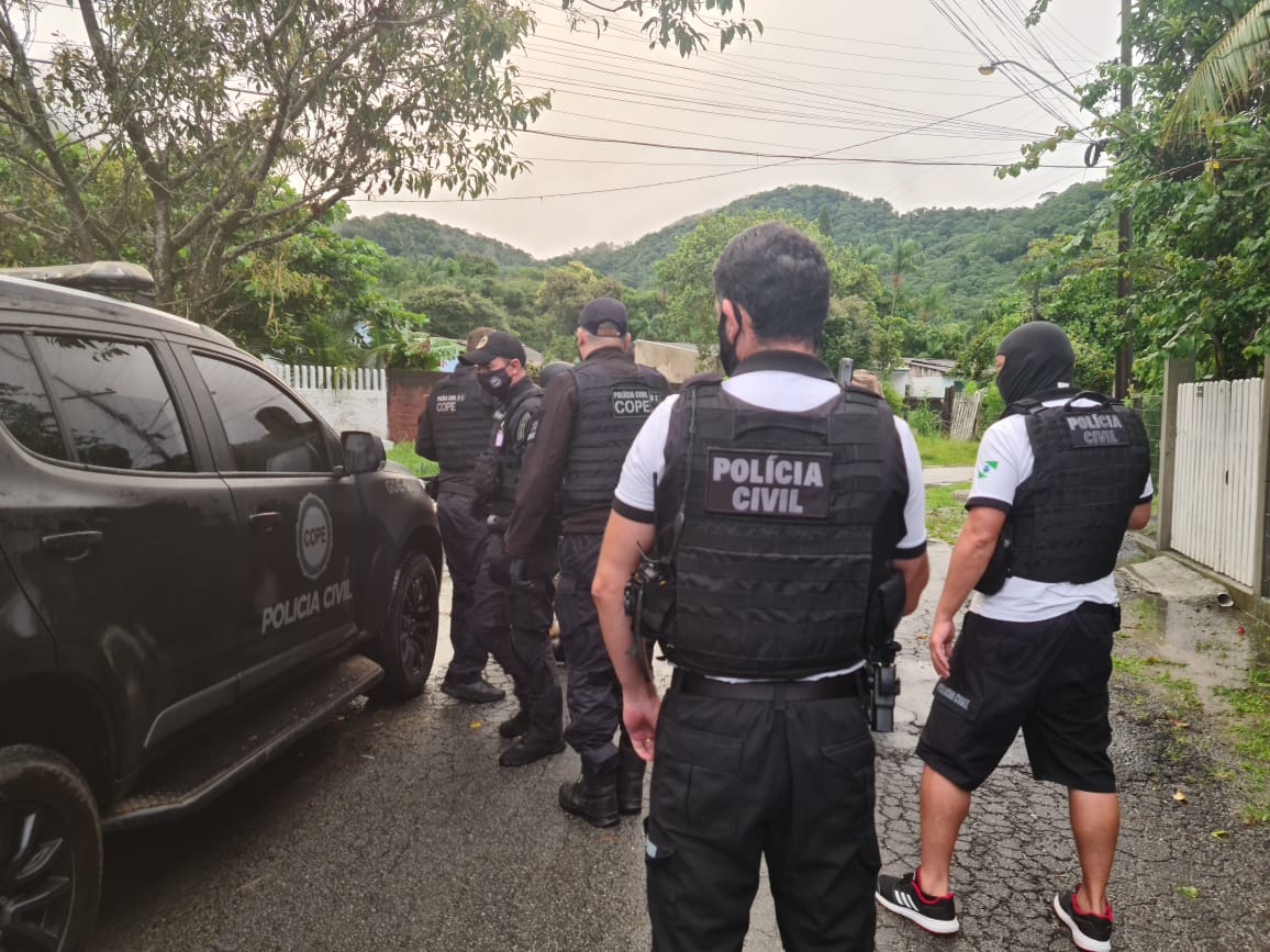 PCPR prende três suspeitos em ação contra tráfico de drogas e homicídios em Matinhos 4 zu47fru7 1614434503