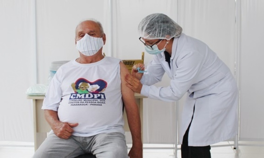 Em dois dias, 1.161 pessoas são vacinadas contra a Covid-19 no litoral
