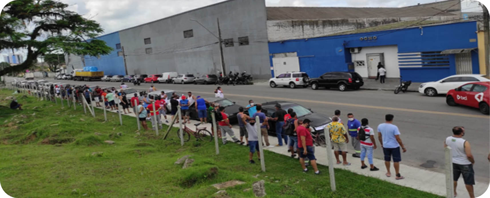 TPAs aguardando o resultado da reunião do dia 12 de janeiro, em frente à sede do OGMO Paranaguá