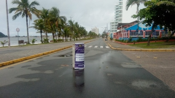 Barreiras restritivas nas entradas das cidades e fechamento das praias foram essenciais para redução de casos (Foto: Prefeitura de Guaratuba)
