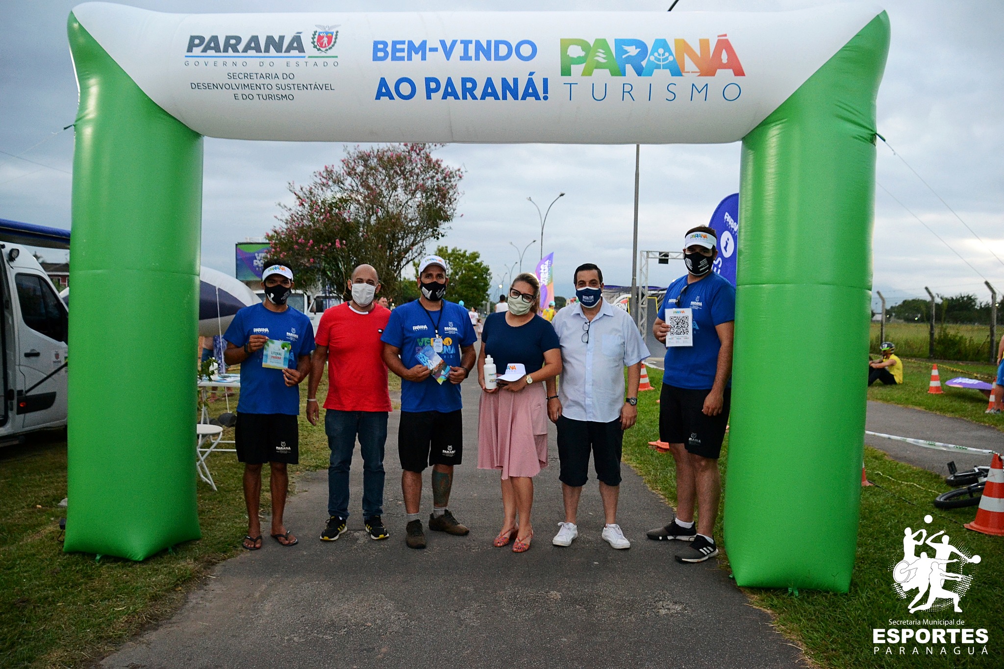 Grupo Showtime BMX faz apresentação alucinante em Paranaguá 3 6cr7 kl