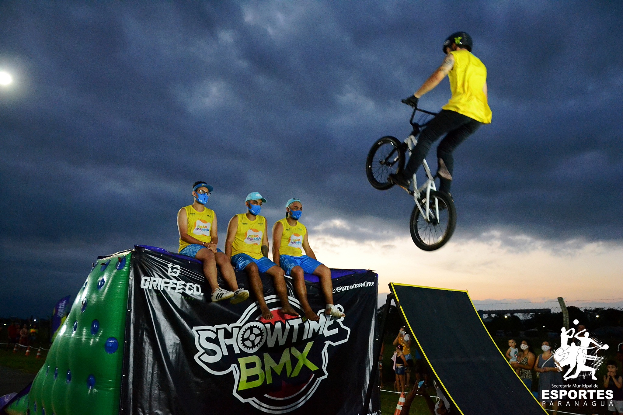 Grupo Showtime BMX faz apresentação alucinante em Paranaguá 2 zml8l 4q