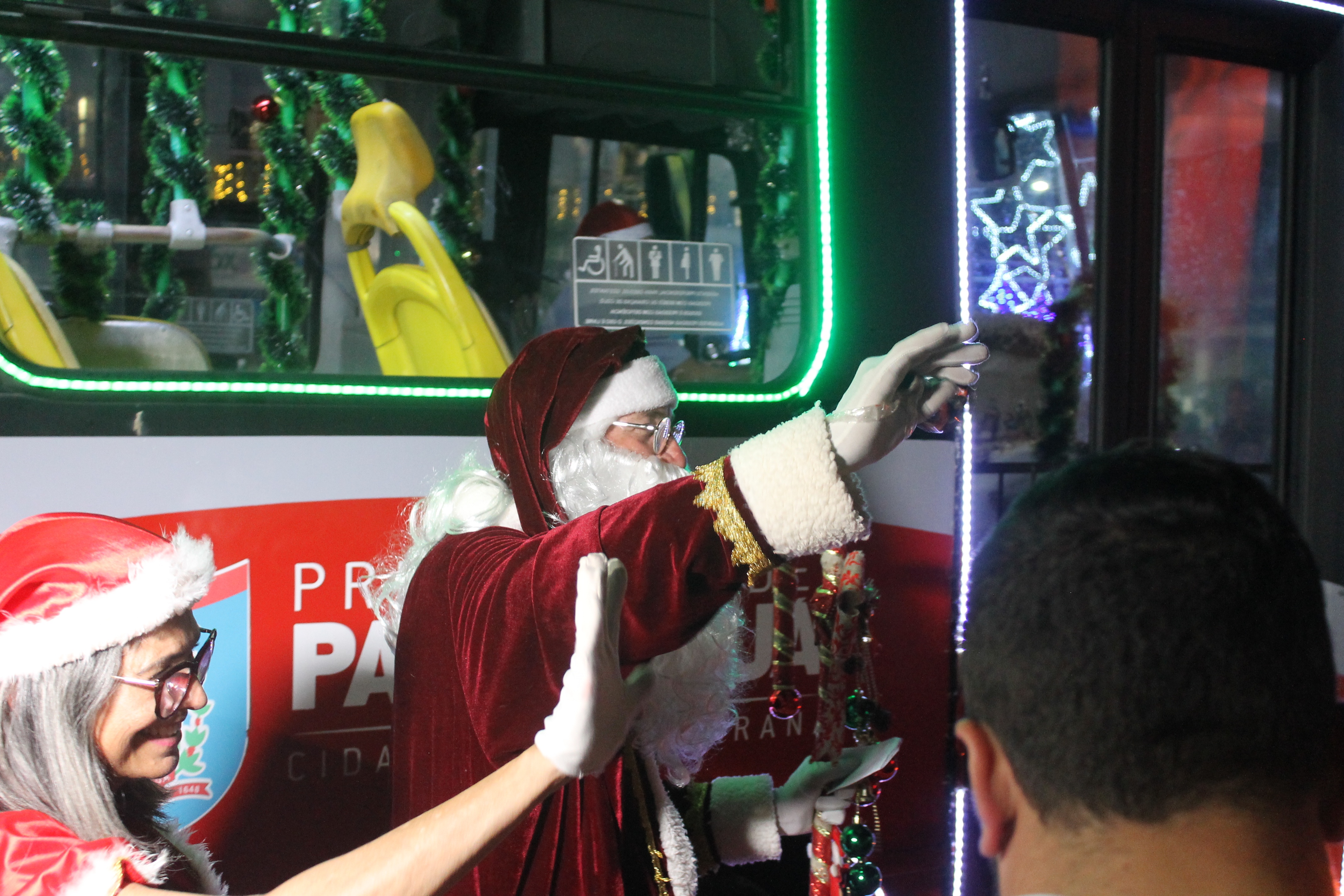 Atrações do “Natal de Esperança” seguirão até sexta-feira em Paranaguá 6 jb u5 ga