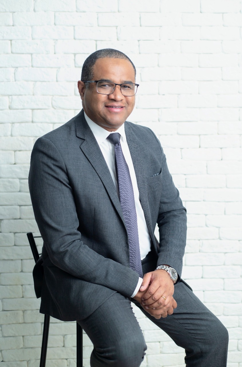 Pastor reforça Natal como celebração do nascimento de Jesus com paz, fraternidade e "deixando de lado nossas diferenças" 2 n2nc48qq