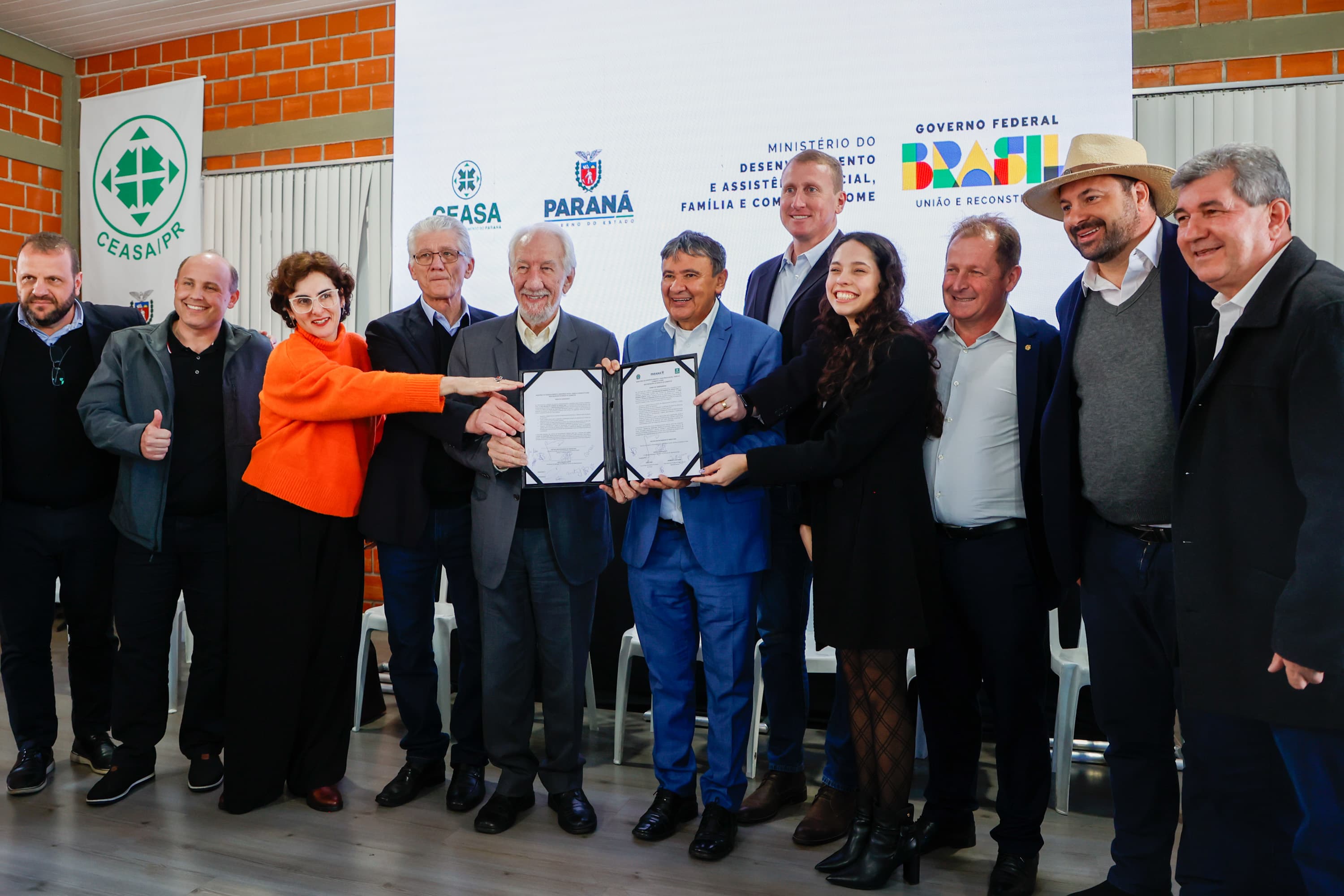 Piana e ministro assinam protocolo para levar a outros estados o Banco de Alimentos 3 jys8zdm