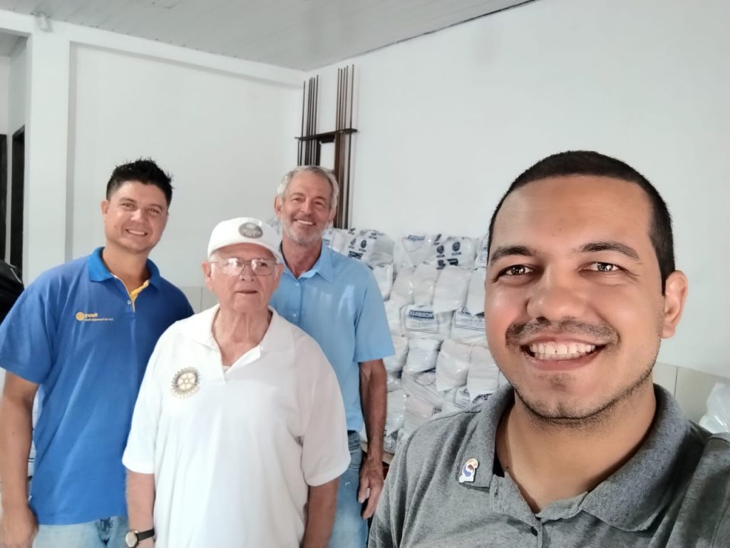 Grupo Gotas de Solidariedade entrega mais de 250 cestas básicas nesta Ação de Natal 5 po7cmtv1