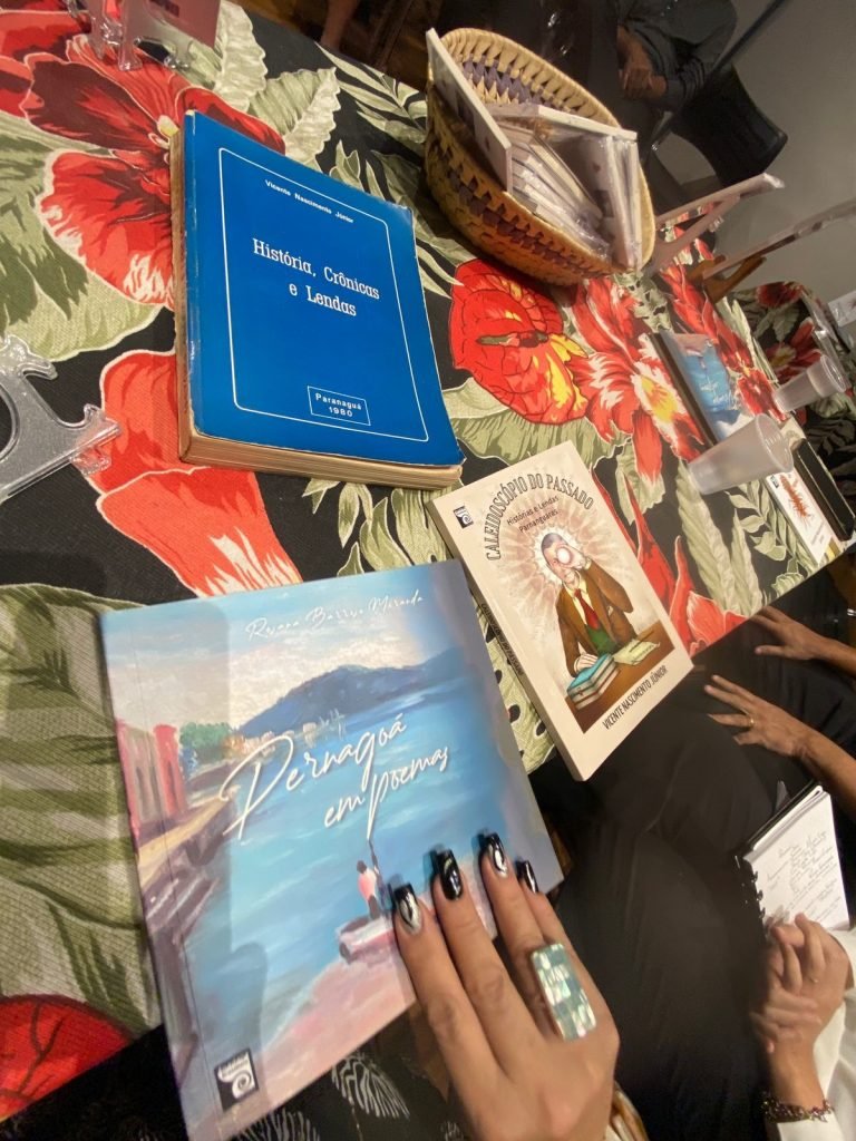 Exposição e lançamento dos Livros “Pernagoá em Versos e Lendas” e “Caleidoscópio do Passado, Histórias e Lendas Parnanguaras” foi um sucesso 26 0th1p0ga