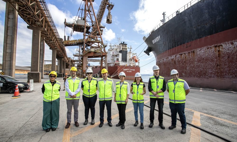 Uma equipe da portos do paraná no plano de descarbonização