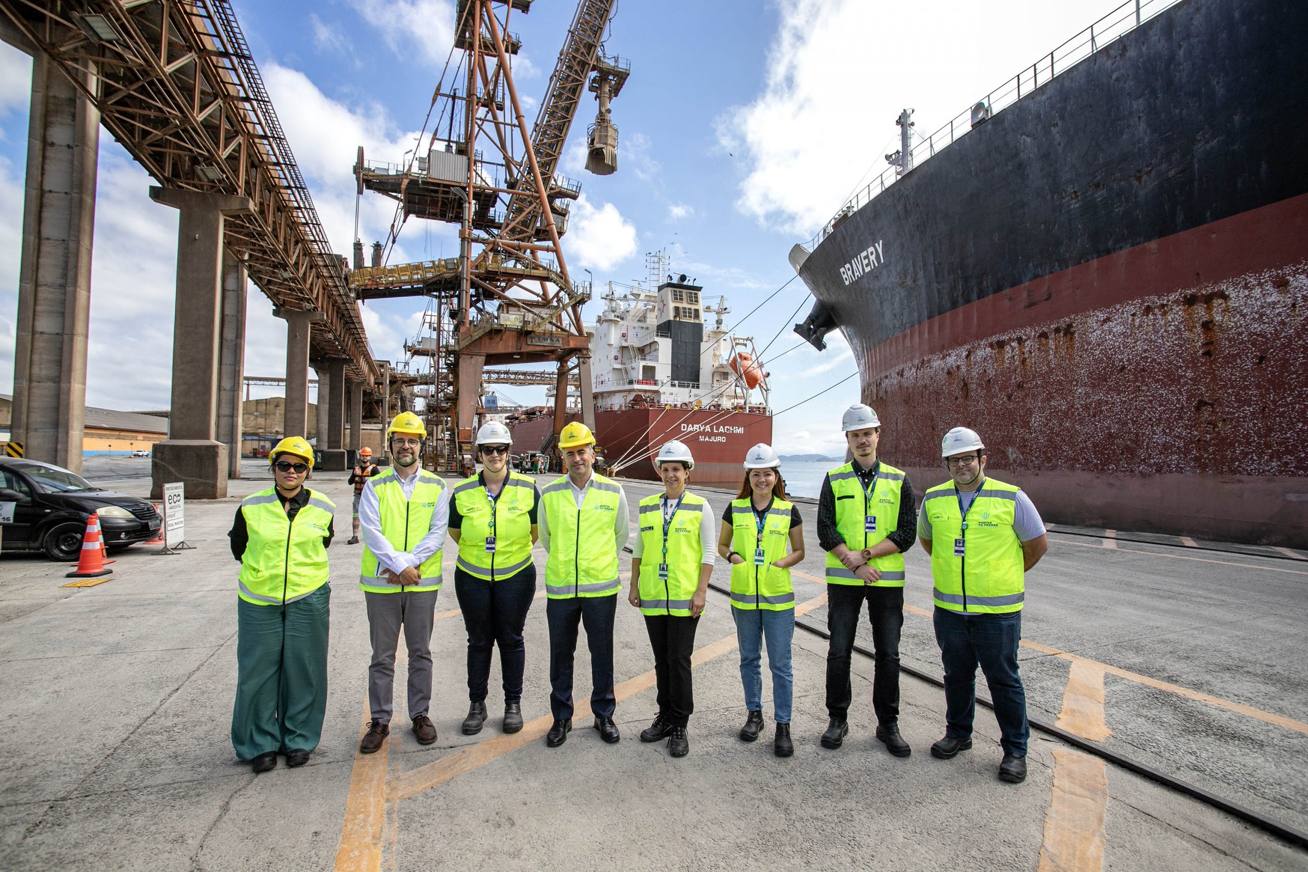 Uma equipe da portos do paraná no plano de descarbonização