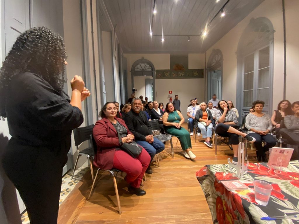 Exposição e lançamento dos Livros “Pernagoá em Versos e Lendas” e “Caleidoscópio do Passado, Histórias e Lendas Parnanguaras” foi um sucesso 24 qtuigf3p