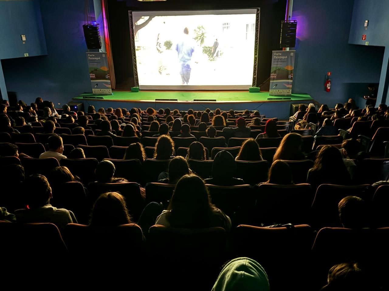 O festival inicia sempre às 14h em Paranaguá e tem entrada gratuita