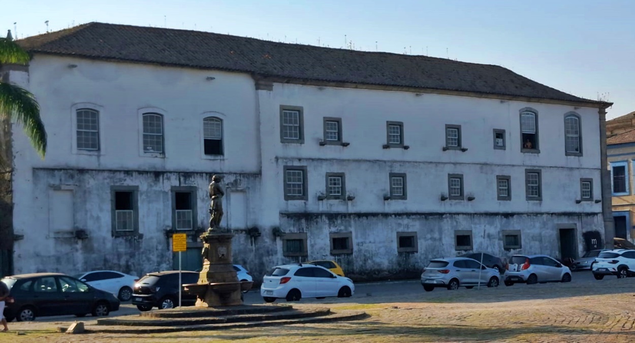 2 Museu esta localizado Rua XV de Novembro 575 Centro Historico de Paranagua