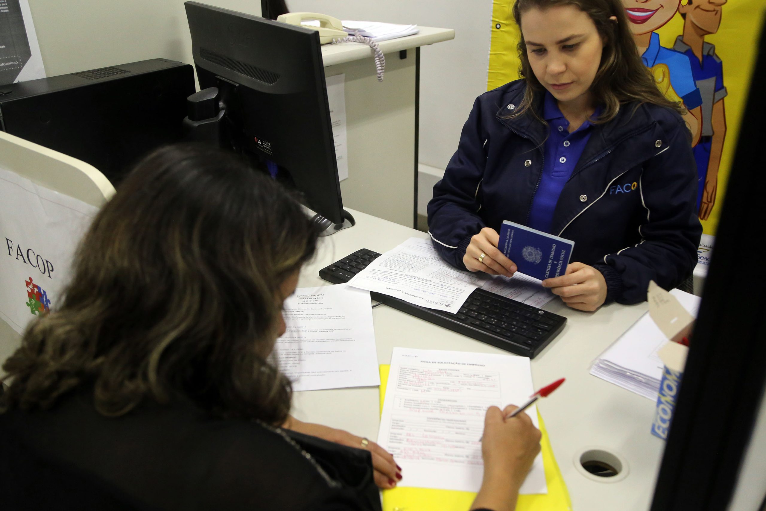 A Grande Curitiba concentra o maior volume de postos de trabalho disponíveis. (Foto: AEN)