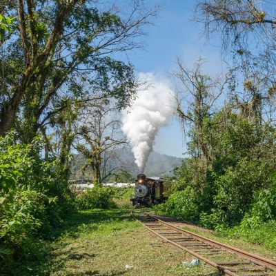 Trajeto entre Morretes e Antonina tem a duração aproximada de 2h