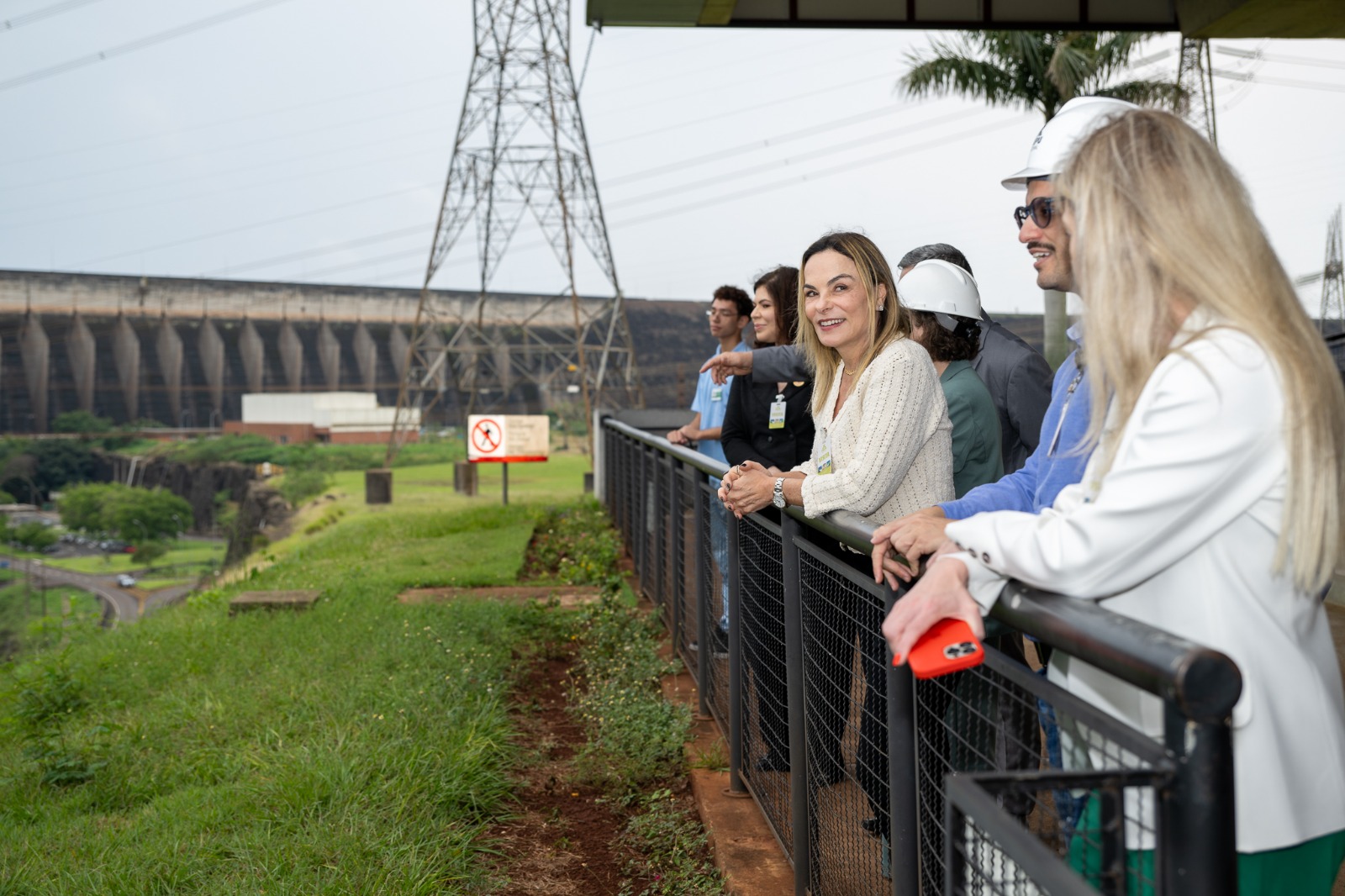 Comitiva do Tribunal Regional Federal na itaipu