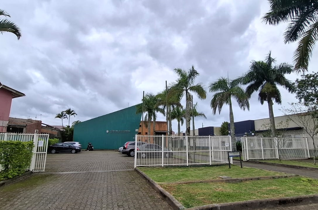 foto fachada fórum eleitoral de Paranaguá