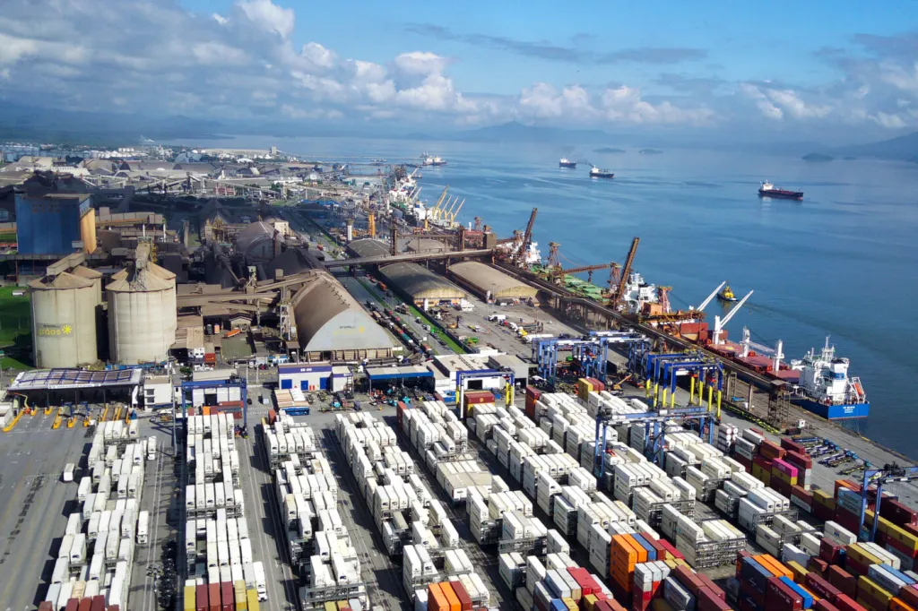 foto aerea do porto de paranagua1