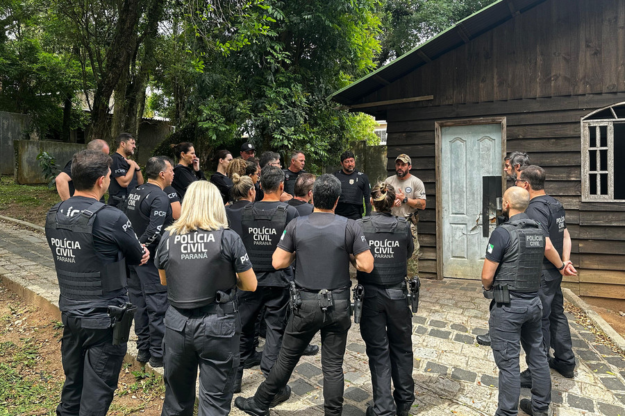 policiais em curso para a temporada de verao no parana1 1