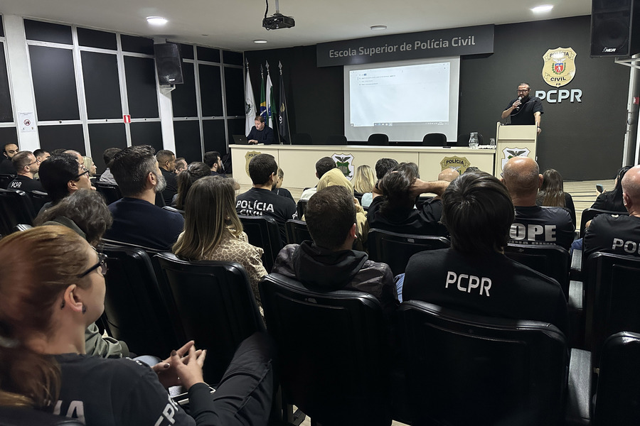 policiais em curso para a temporada de verao no parana2