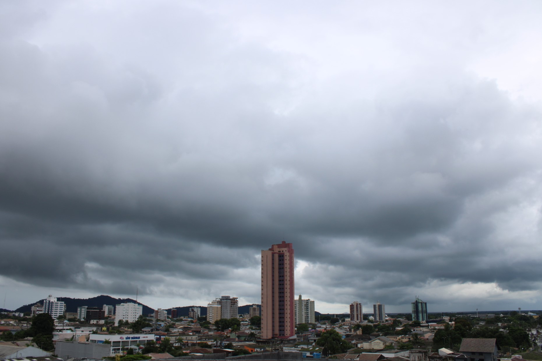 tempo com chuva em paranagua2