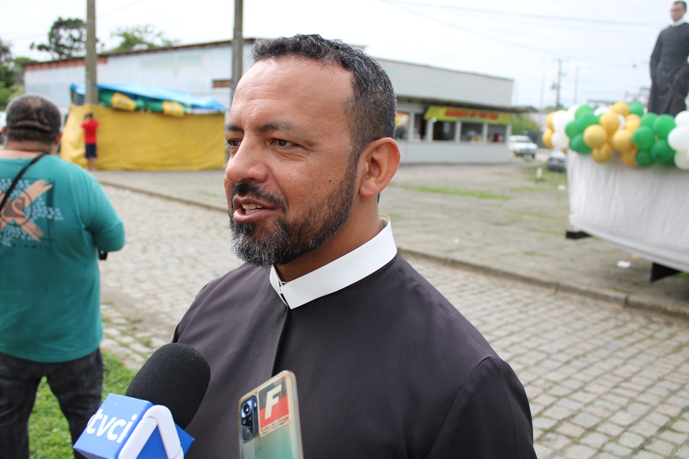 2 padre dirson goncalves na romaria dos caminhoneiros 1