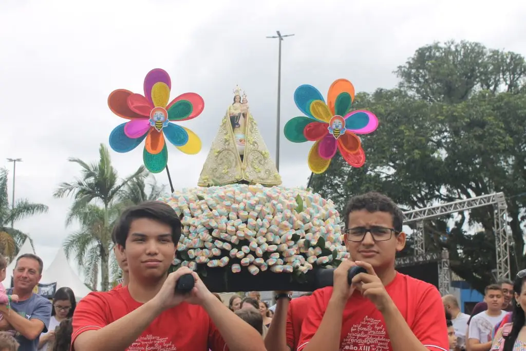 É como diz a música, “a alegria está no coração de quem já conhece a Jesus”, e esse era o espírito que estava presente na 3.ª Romaria das Crianças no Santuário do Rocio