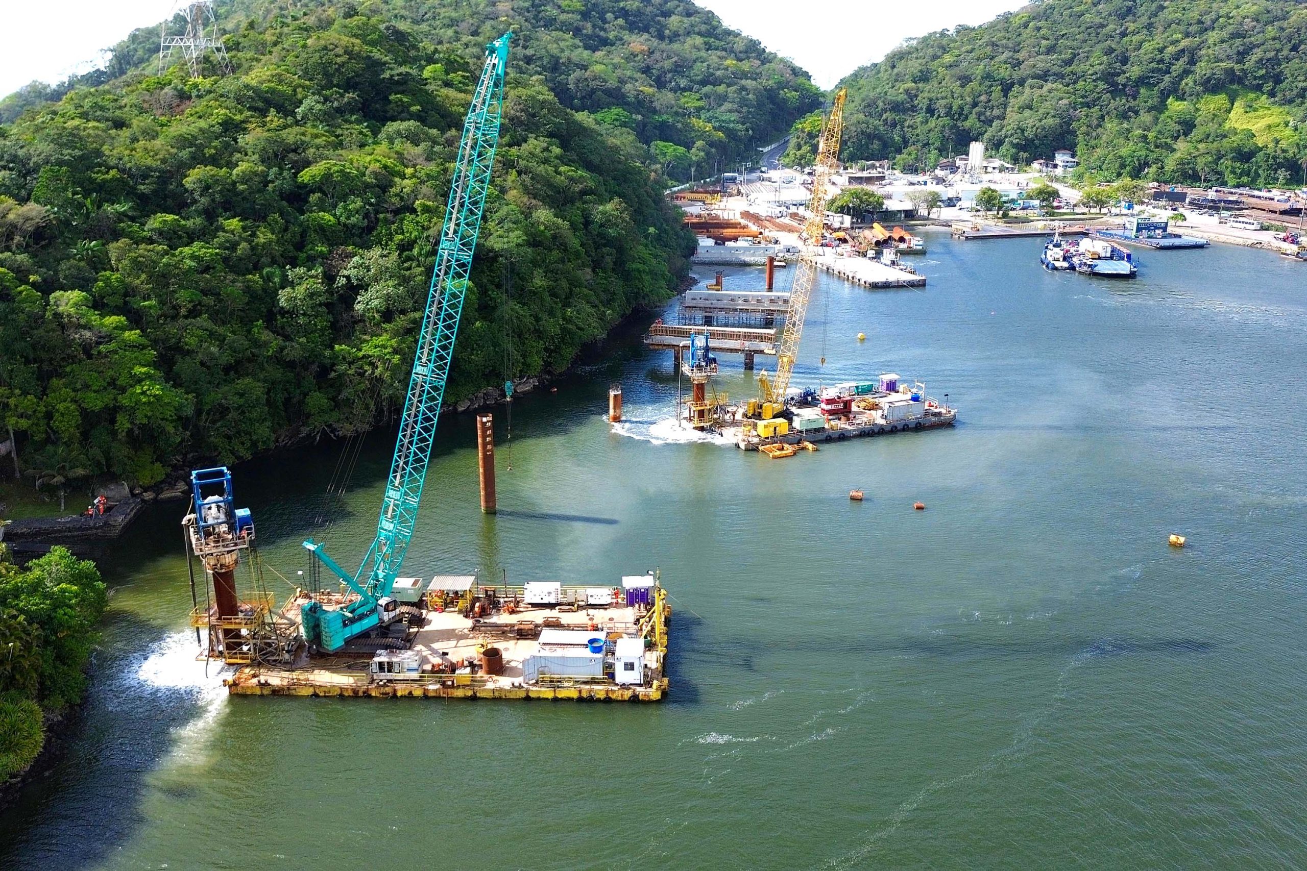 Foram utilizados mais de 5 mil metros cúbicos de concreto, 682 caminhões betoneiras e 1.316 toneladas de aço na obra. (Foto: DER)