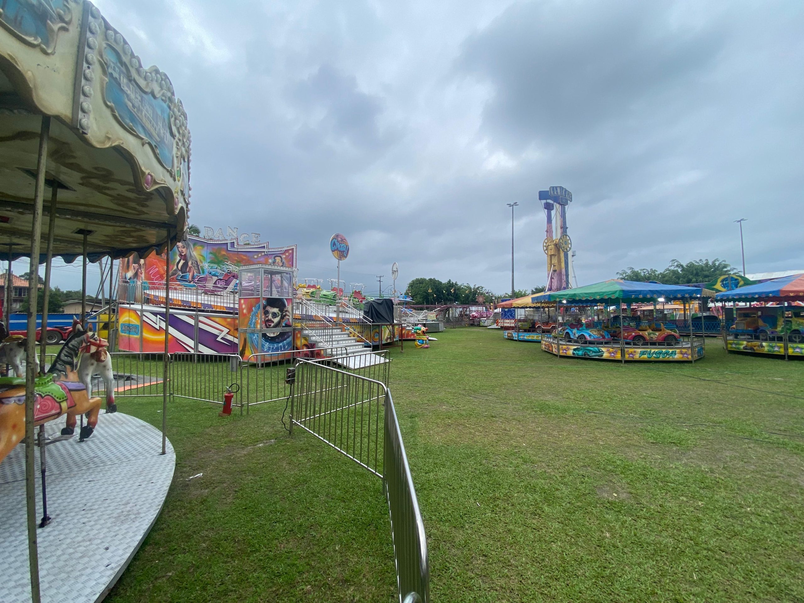 Parque montado na praça da fé