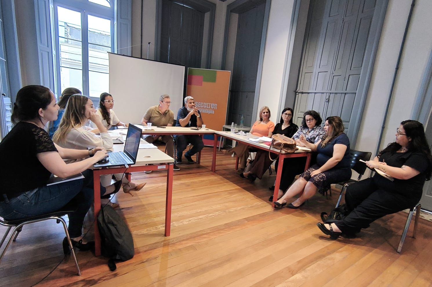 A equipe é formada pela advogada Isabele Campos, a contadora Verônica Marodim e a professora Fabíola Arcega. (Foto: Divulgação)