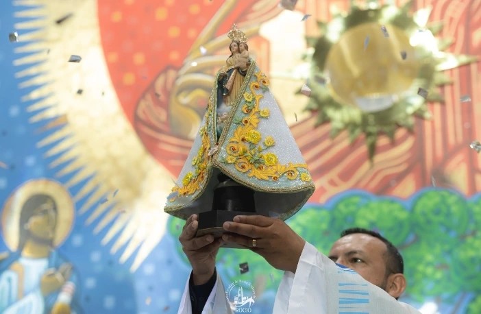 A cerimônia da Troca do Manto é um dos momentos mais emocionantes da Festa do Rocio. (Foto: Divulgação / Santuário do Rocio)