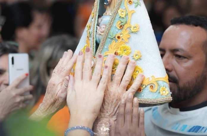 A cerimônia da Troca do Manto é um dos momentos mais emocionantes da Festa do Rocio. (Foto: Divulgação / Santuário do Rocio)