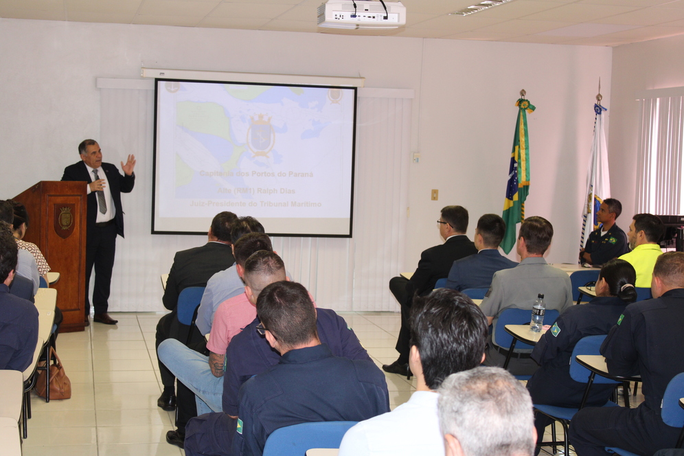 palestra do almirante na capitania dos portos do parana3 1