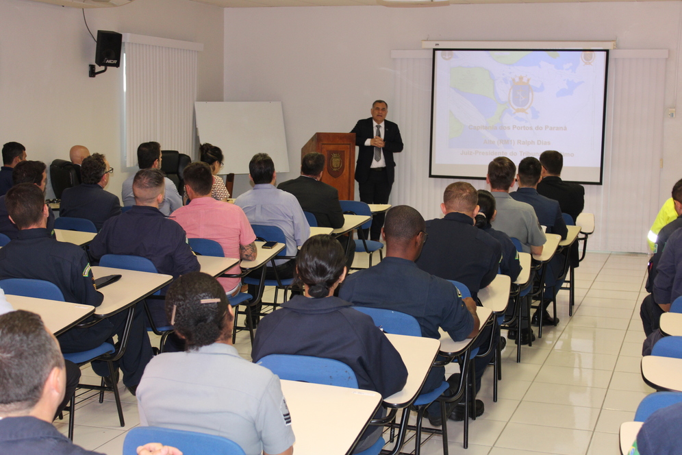 palestra do almirante na capitania dos portos do parana4