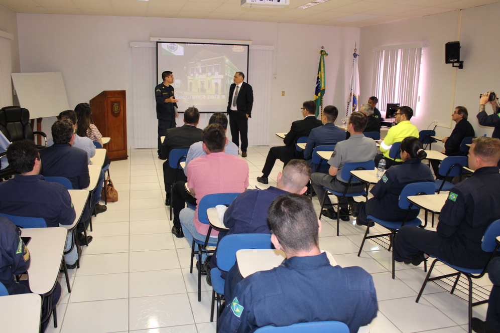 palestra do almirante na capitania dos portos do parana5 1